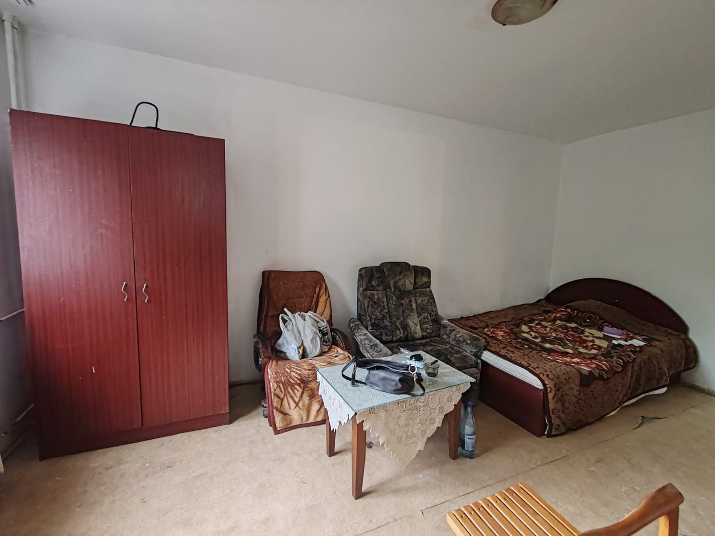 Apartament 2 camere Dec 47 mp Podul de Fier 99000 euro - Poză 2