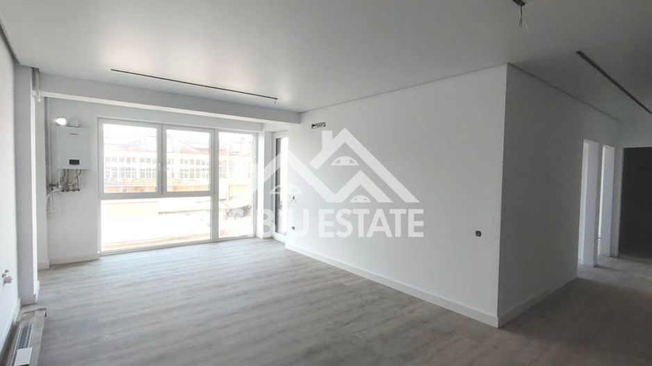 Apartament Sibiu central 3 camere, 2 bai Imobil Top lift garaj - Poză 3