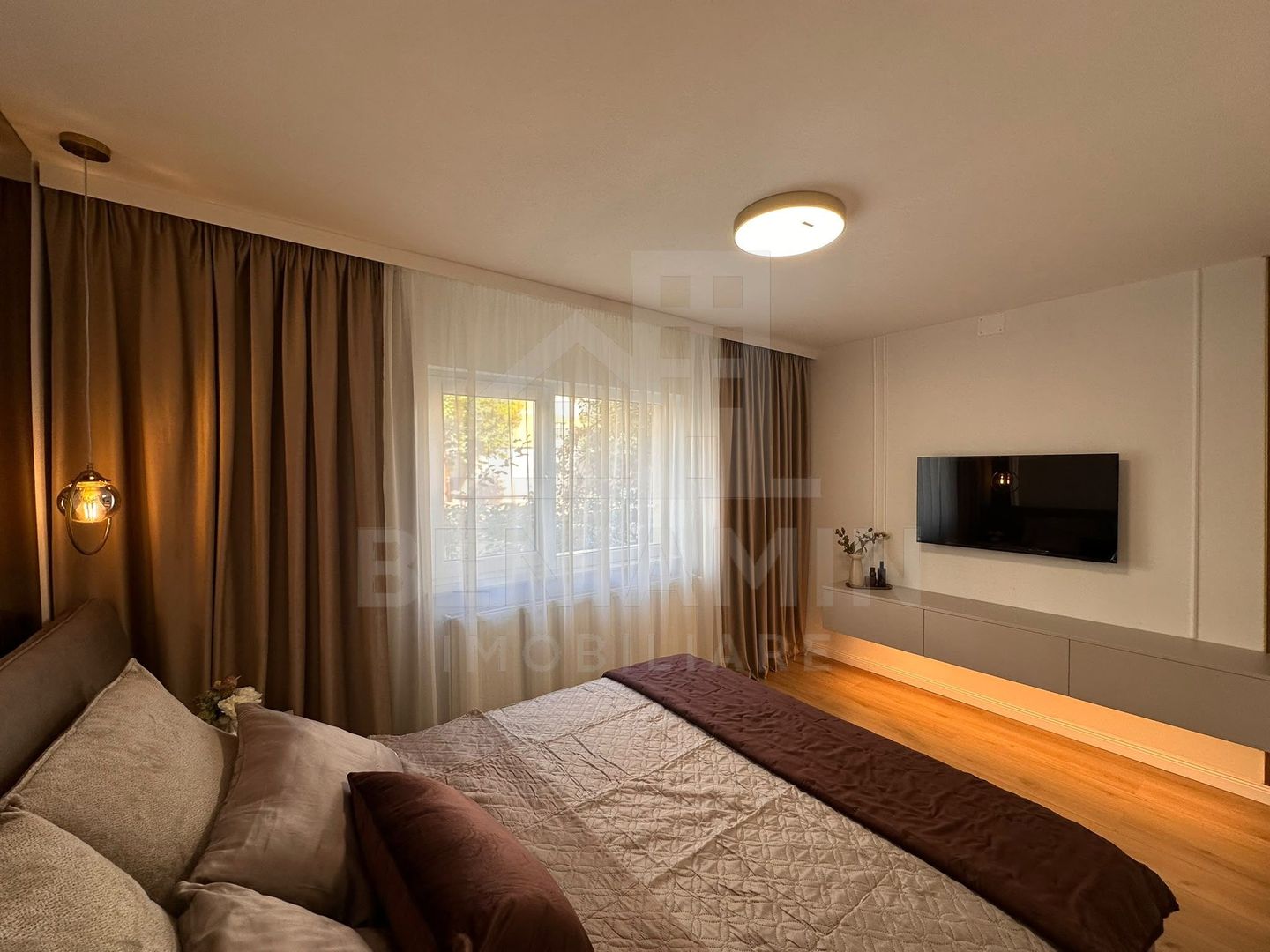 Apartament premium de vanzare 52mp Mobilat si Utilat Cartier Rovine - Poză 4