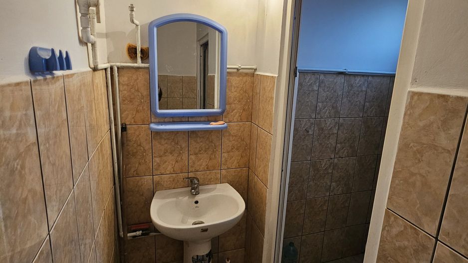 Spatiu comercial/camere cazare - 7 camere 135 mp Baicoi Prahova! - Poză 17