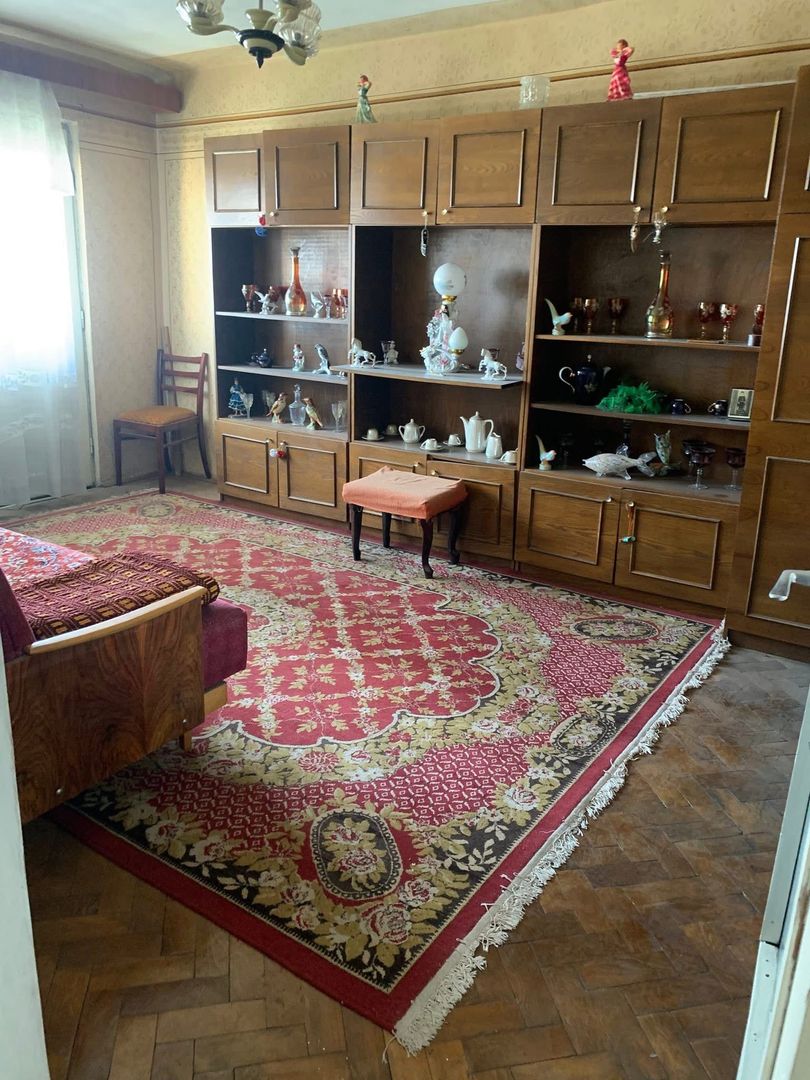 ofer spre vanzare apartament 3 camere zona Splai Mihai Viteazul, etaj - Poză 1