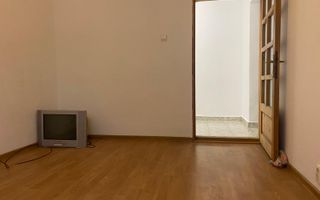 Vanzare apartament cu 3 camere,etajul 1,decomandat - M3, Târgoviște - Poză 4
