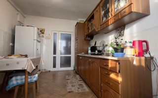 Apartament 3 Camere - Decomandat - Zona de jos - Poză 3