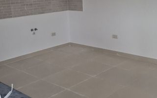 Casa Ciurbesti cu scara interioara si placa de beton! - Poză 6