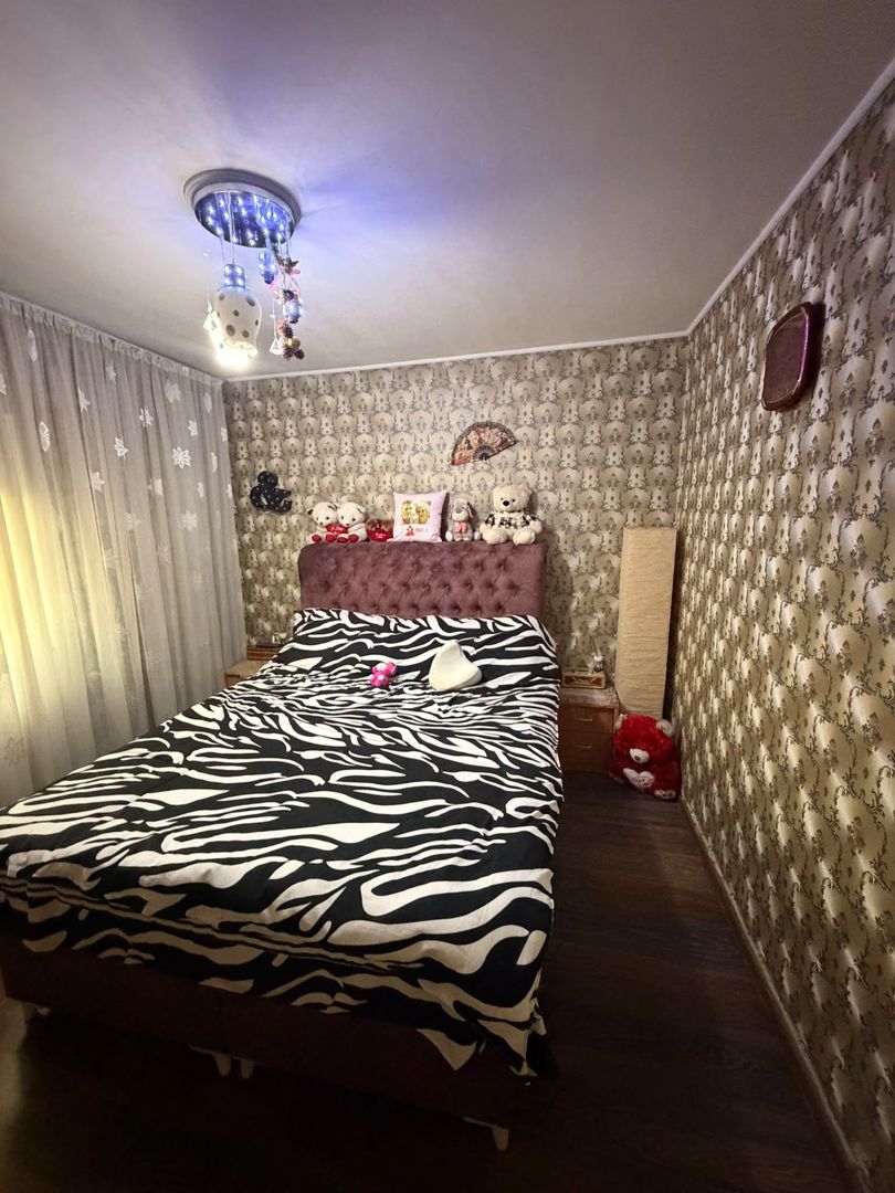 Apartament 4 camere de vanzare Crangasi - Poză 11