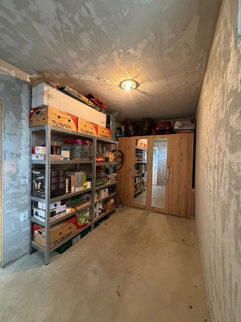 Apartament 3 camere, curte, boxa, parcare, Sub Cetate - Poză 35