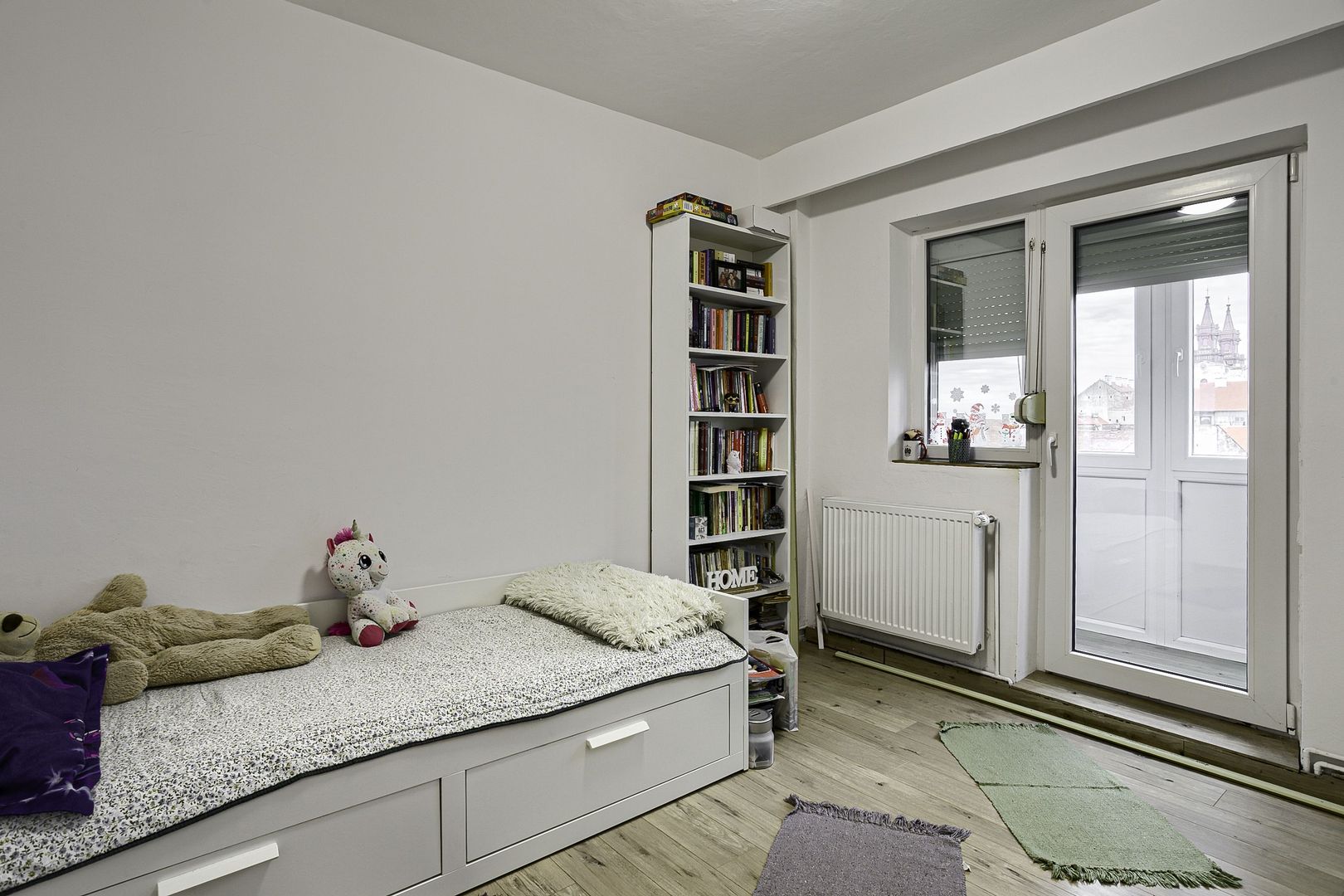 PROPRIETATE VÂNDUTĂ Apartament spatios cu 4 camere langa teatru - Poză 4