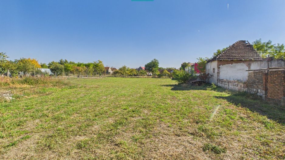 Casă la roșu cu 4 camere de vânzare - Poză 5