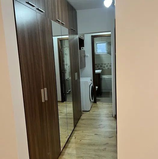 Aapratemt 3 camere si loc de paracare- et.3- 400euro-Mircea cel Batran - Poză 8