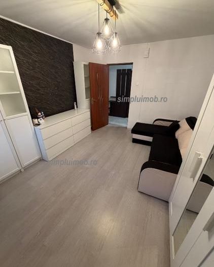 Apartament 2 camere format din 2 garsoniere alipite 1 Decembrie - Poză 4