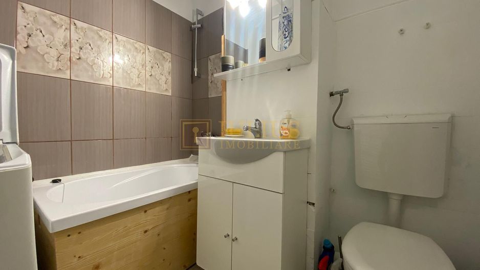 2 dormitoare, centrala proprie, bucatarie inchisa. Piața Libertatii. - Poză 14