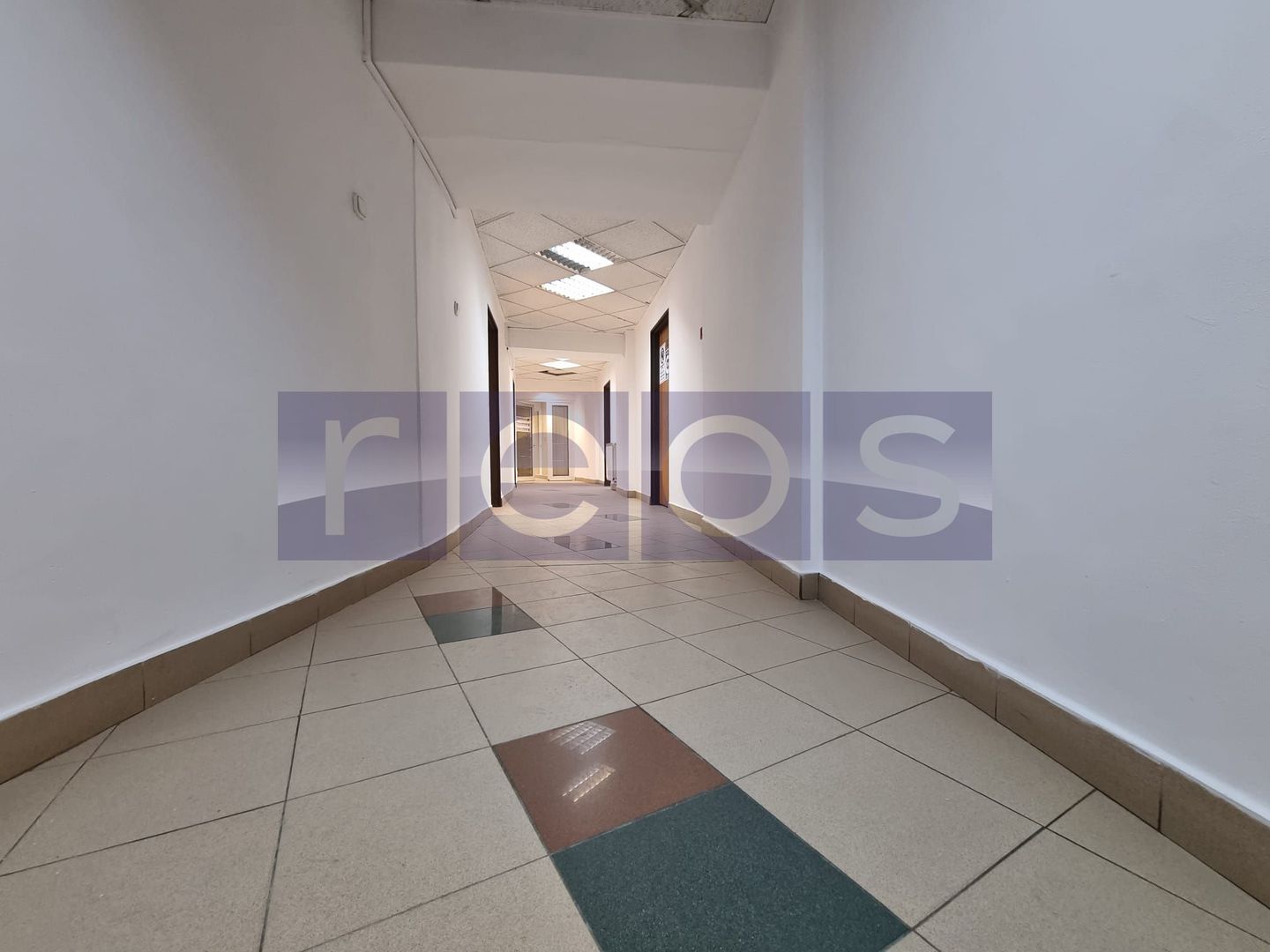 VANZARE SPATIU COMERCIAL | 30 CAMERE | ZONA UNIRII - Poză 27