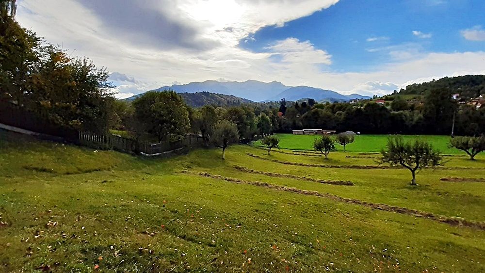 Teren superb de 16240mp, parcelabil, in Bran la intrare in Moeciu de Jos - Poză 4