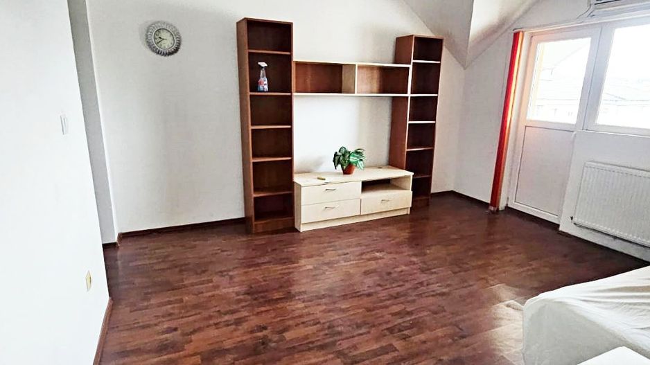 Apartament 2 camere de vânzare in zona Rogerius, Oradea - Poză 3
