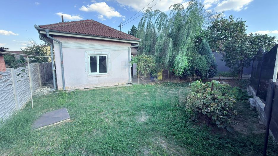 Casa-cu-Teren-Generos-(625 mp)-Panouri-Solare – Bariera-Valcii - Poză 1