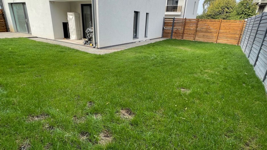 Vila Tunari CENTRAL, 5 camere, curte MARE,  0% comision - Poză 1