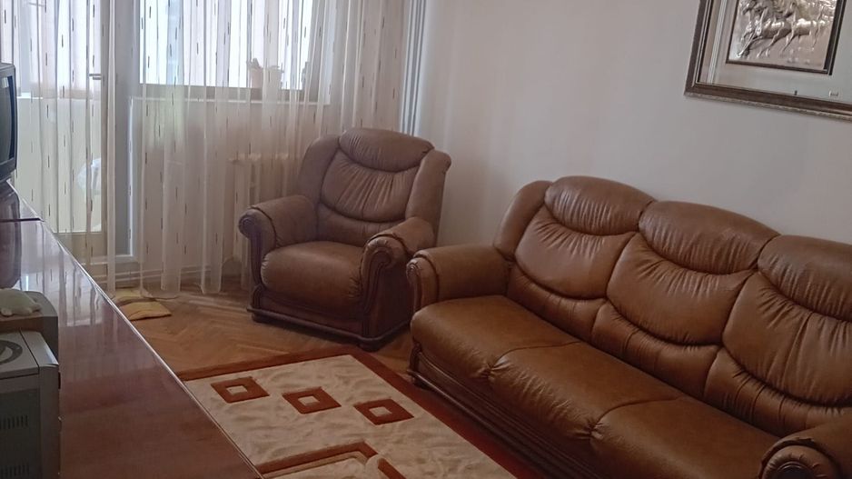 Apartament 3 camere dec,Micro 21,et 3,2 bai,2 balcoane - Poză 1