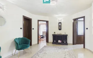 Vilă cu 6 camere de vânzare în zona Central - Poză 41