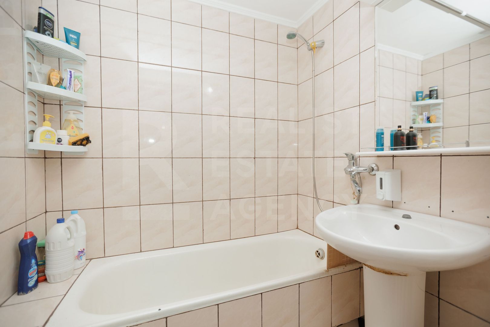 Vânzare, apartament, 3 camere, str. Luceafarul ,sat. Dobrogea. - Poză 13