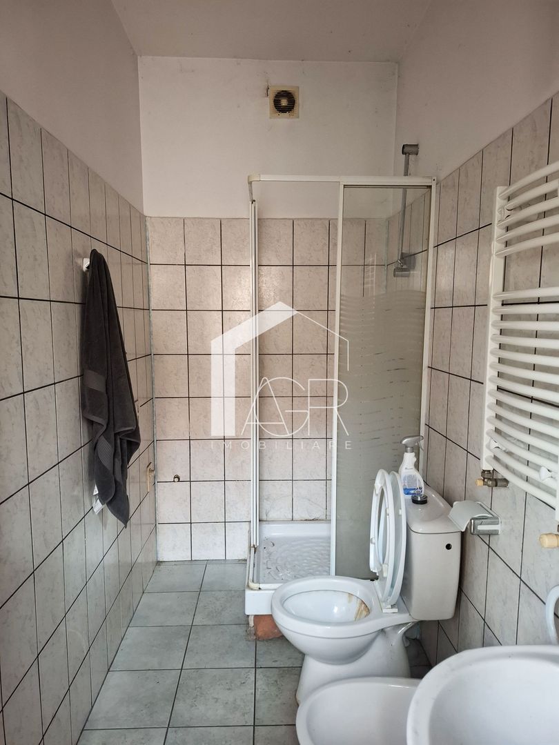 Casa cu 4 camere, zona Central - Poză 17