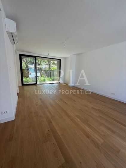VILA MODERNA IN COMPLEX PRIVAT - Poză 4