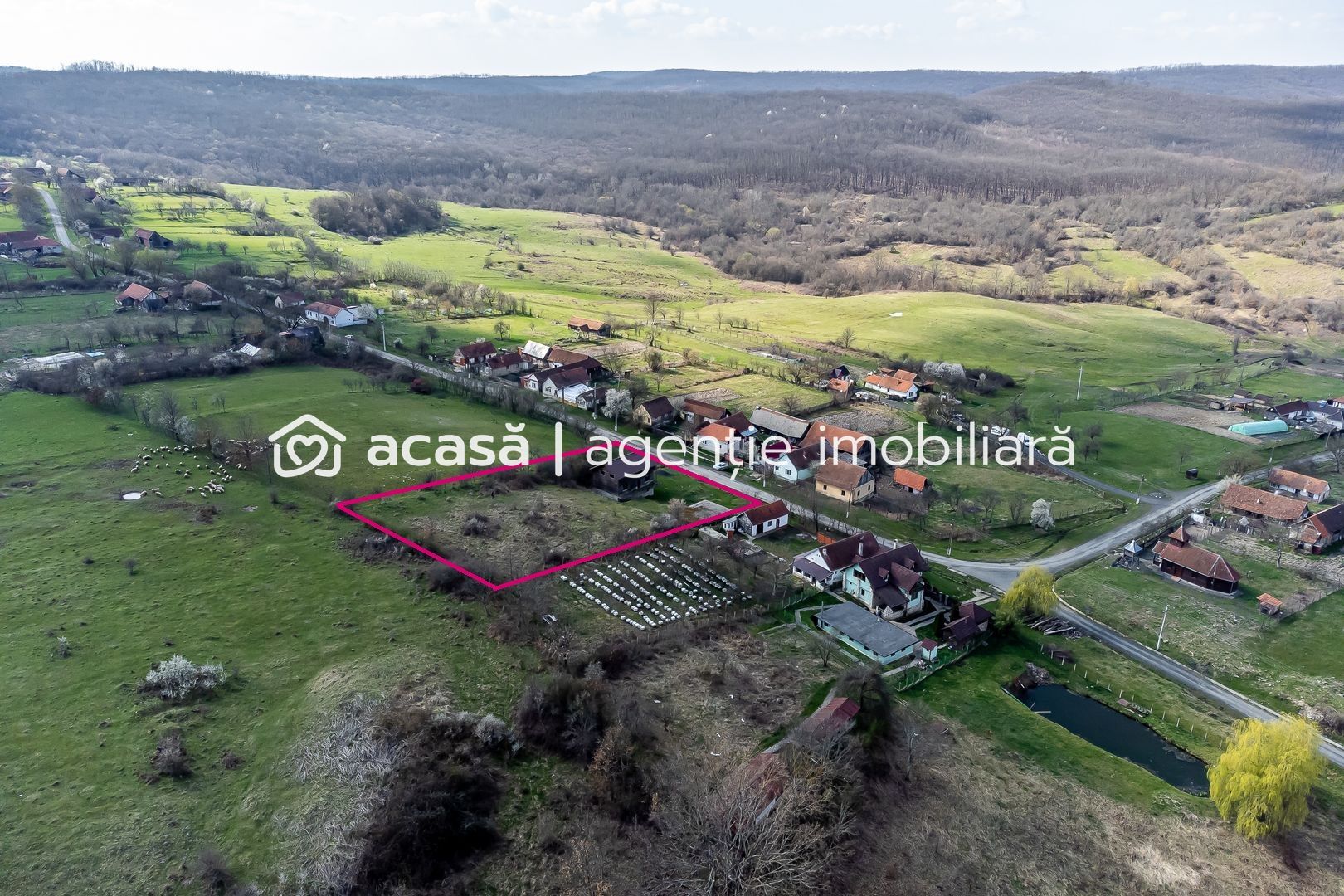 Cabană pe 3 niveluri - zonă spectaculoasă - Pătârș - COMISION 0% - Poză 2