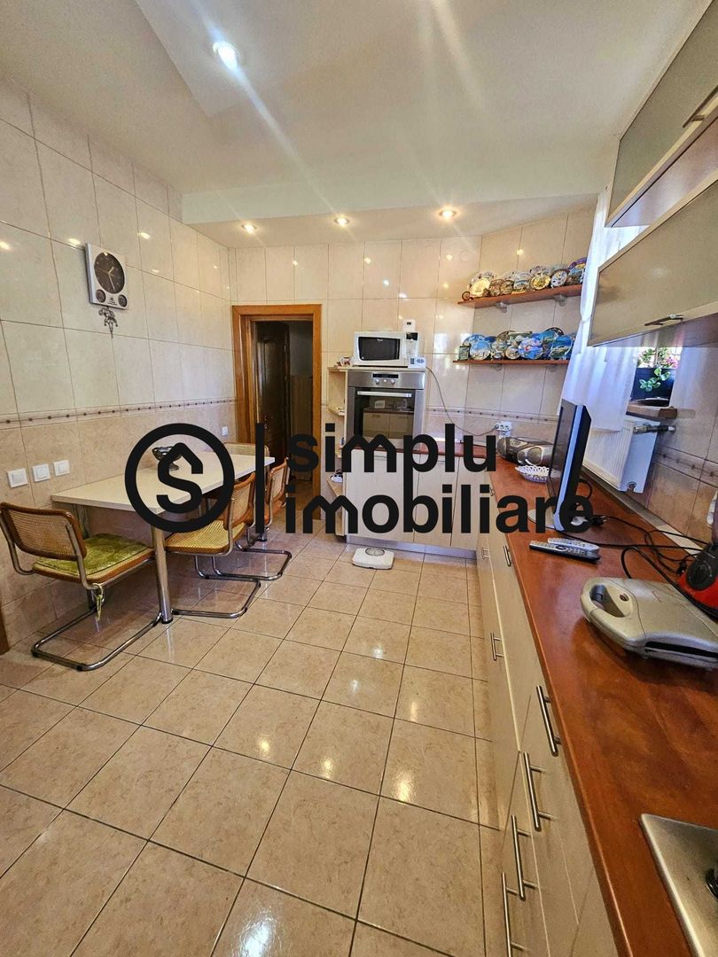 Apartament 3 camere, zona centrala zona Ramada. - Poză 2