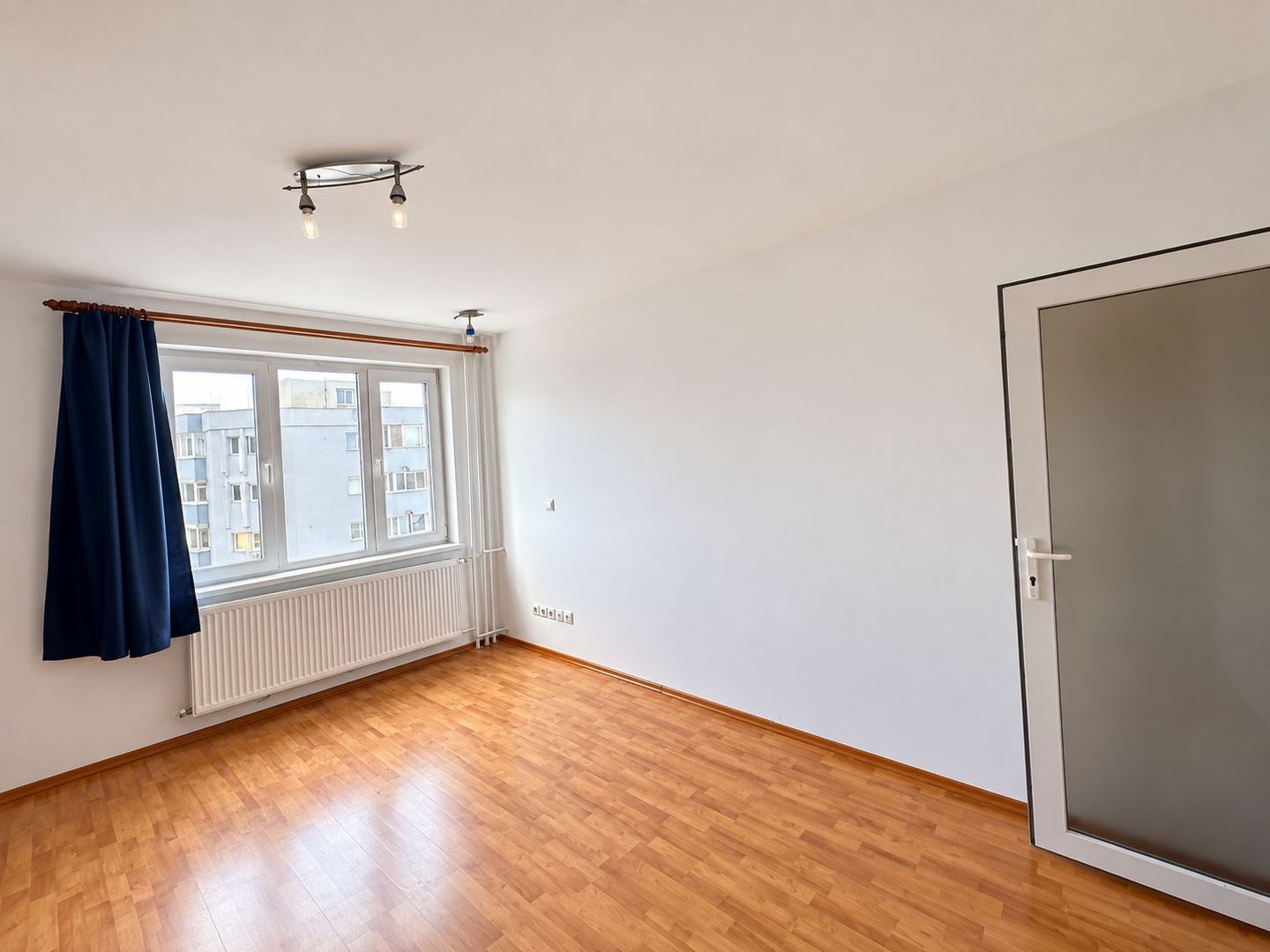 Aradului-Iulius Town | 2 Camere | Etaj Intermediar | Decomandat. - Poză 5