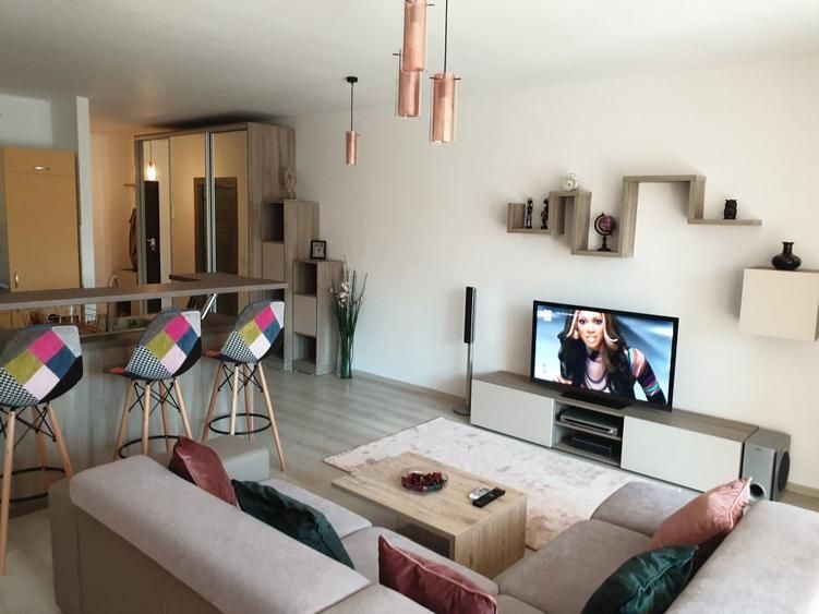 Studio lux de inchiriat ultracentral in complex Soho Unirii - Poză 2