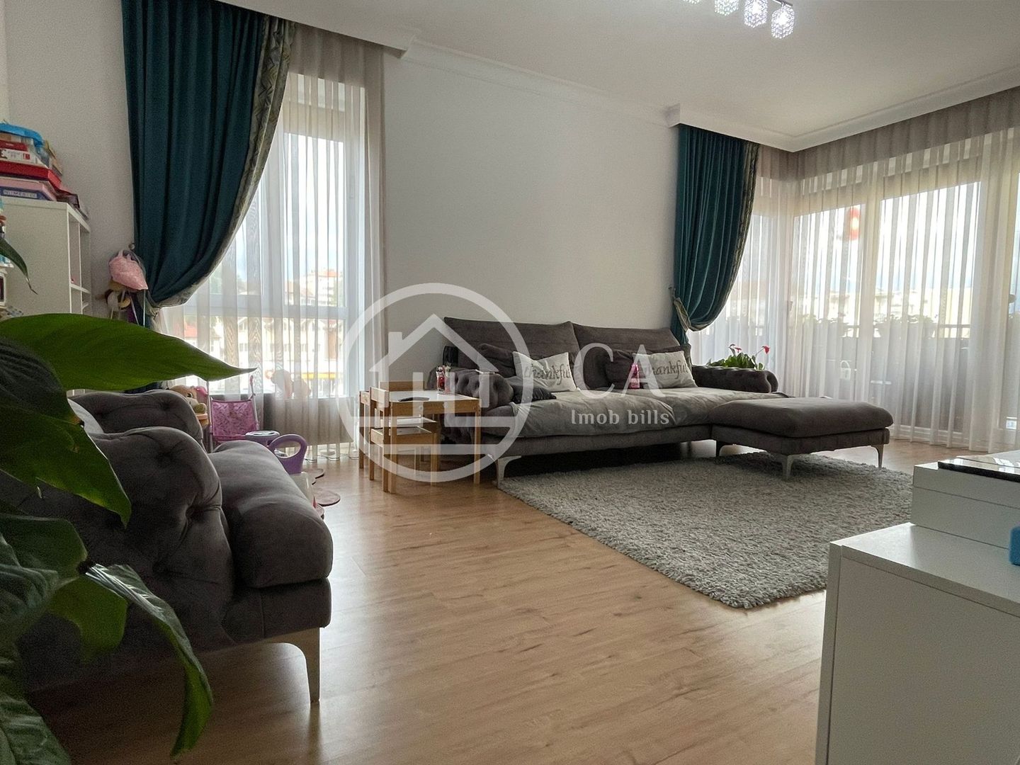 Apartament LUX de vanzare cu 3 camere în zona Calea Aradului, Oradea - Poză 7