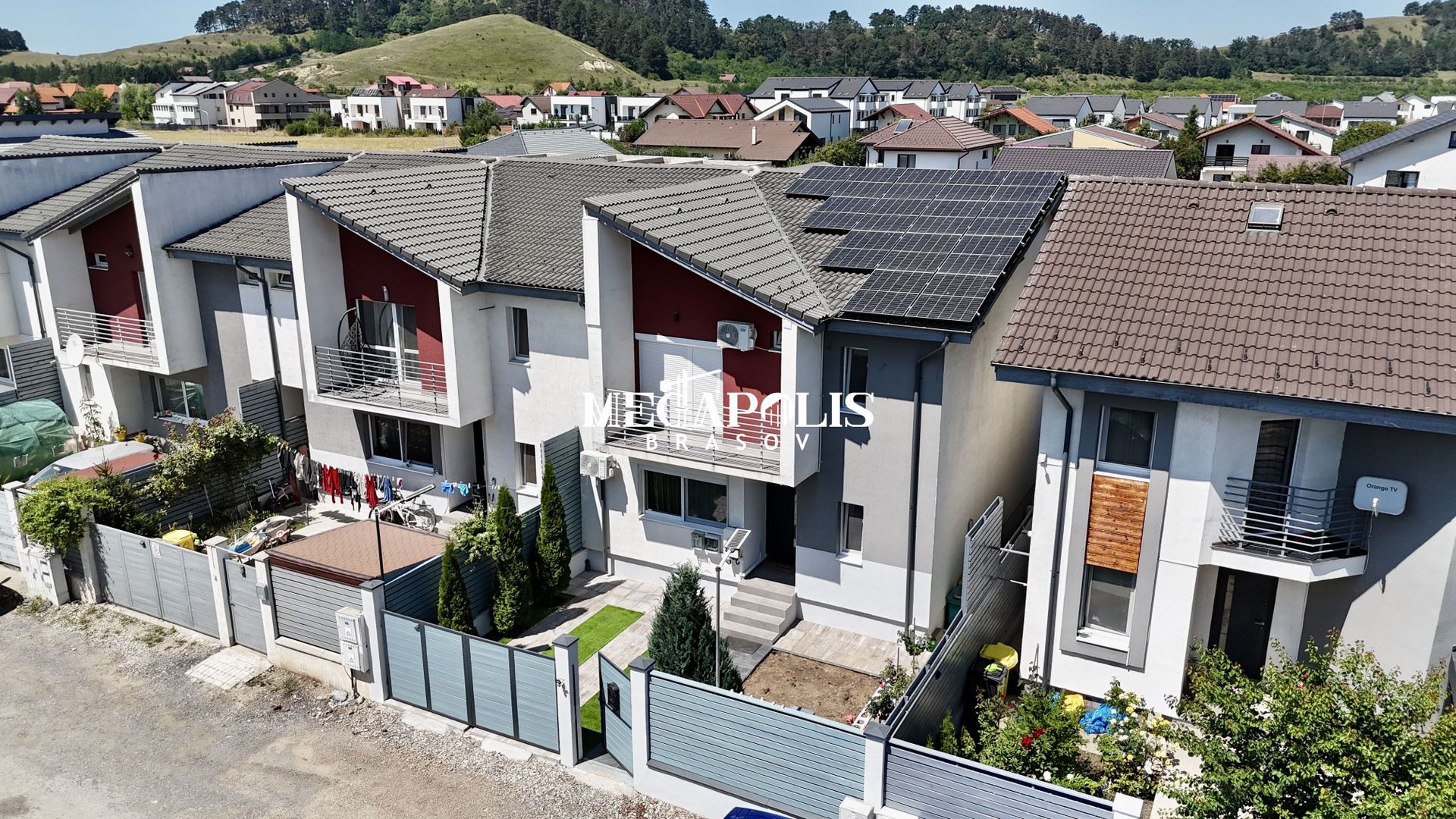 Casă înșiruita 4 camere | Panouri solare + Baterie de stocare - Poză 1