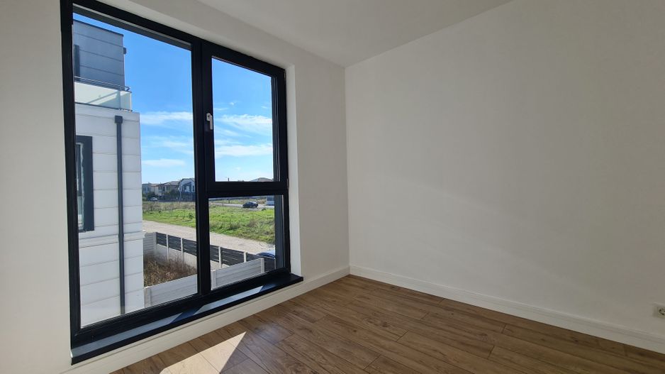 Otopeni str 23 August! Vila 5 camere la calcan pret fara concurenta! - Poză 12