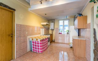 Casă / Vilă cu 3 camere de vânzare în zona Iris - Poză 1