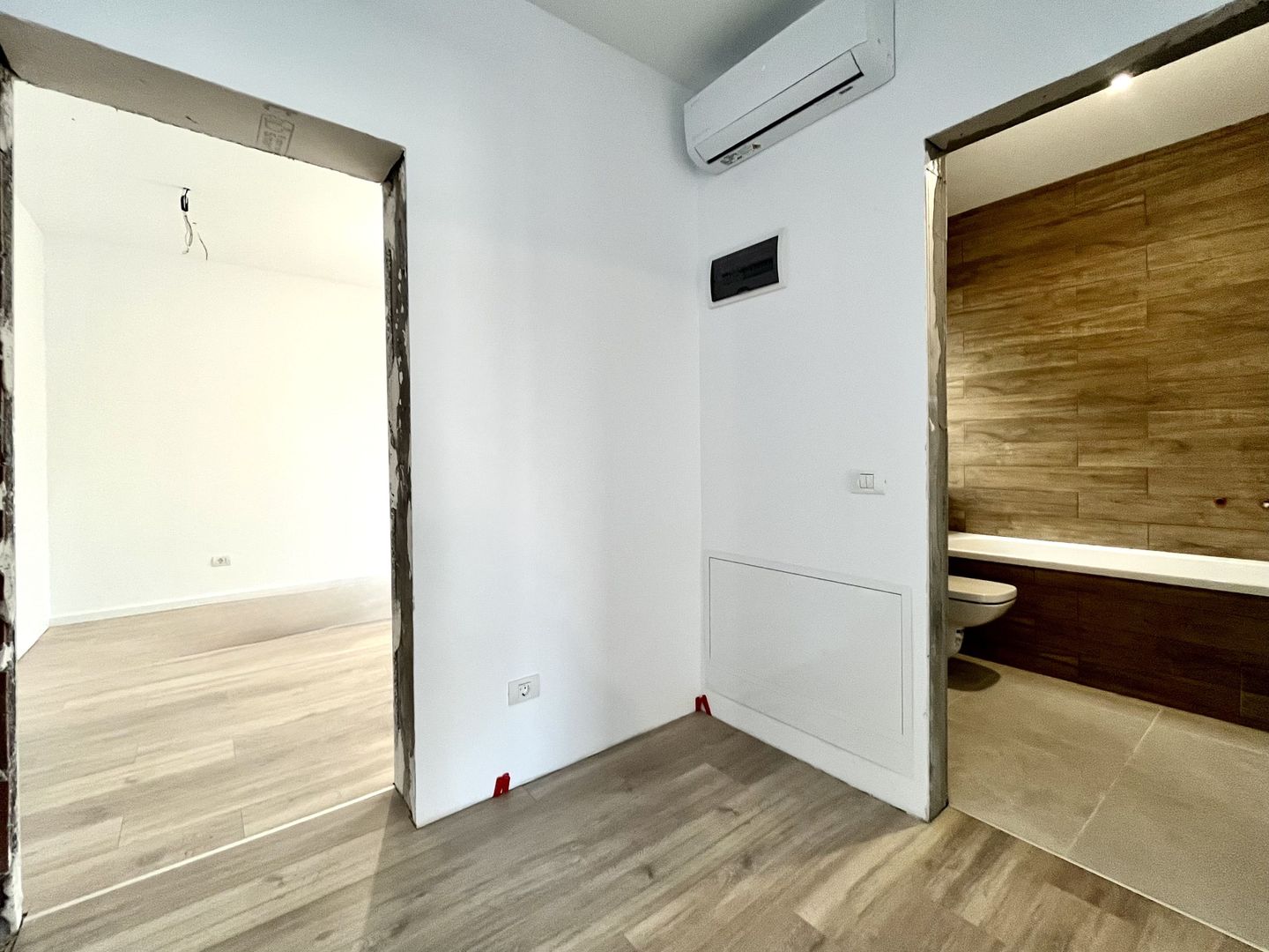 Casa individuala - 149 mp util - terasa rooftop cu jacuzzi de 32 mp - Poză 16