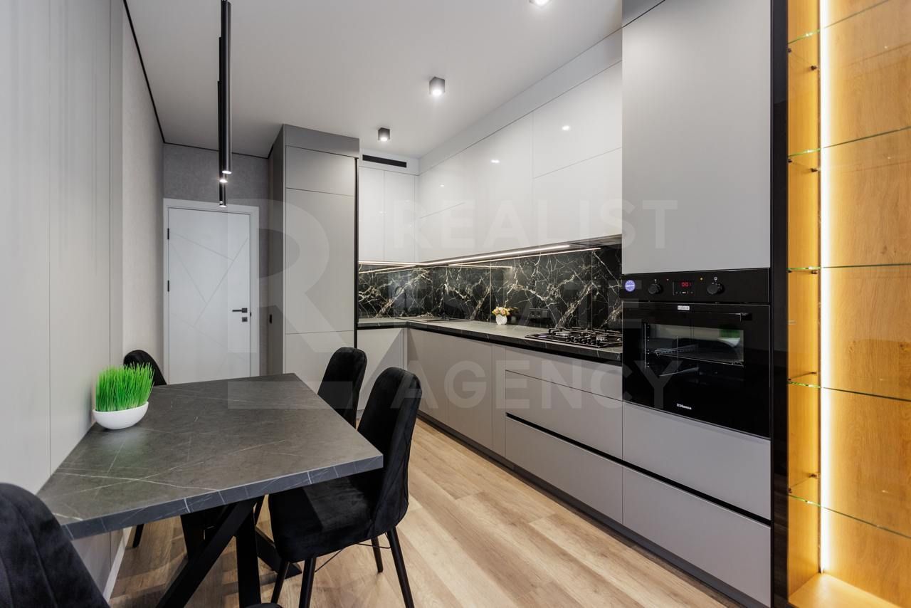 Vânzare apartament, 3 camere, strada Sarmizegetusa, Botanica - Poză 1