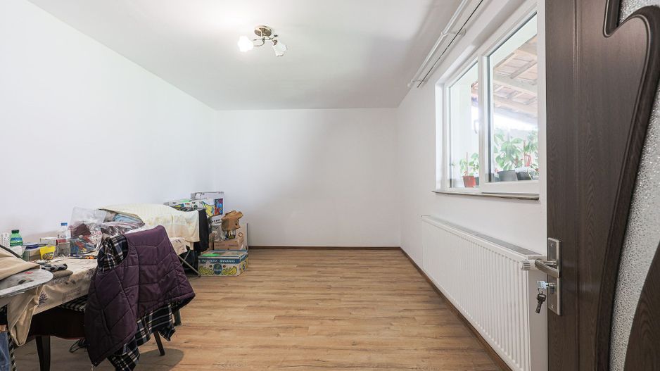 Rezervat Casă renovată cu 3 camere din cărămidă în Gradiste - Poză 6