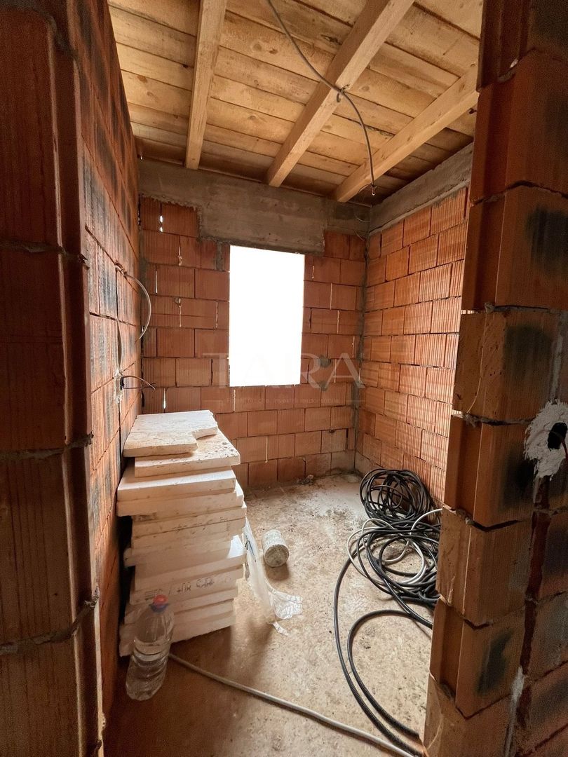 Duplex semifinisat cu 4 camere în Sânnicoara - Poză 8