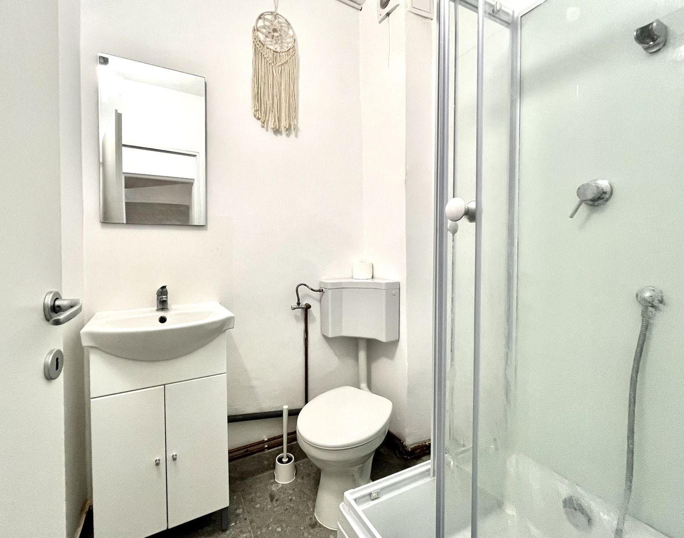 Apartament 3 camere, 2 bai, etajul 1,  in  zona Aradului - Piața Verde - Poză 8