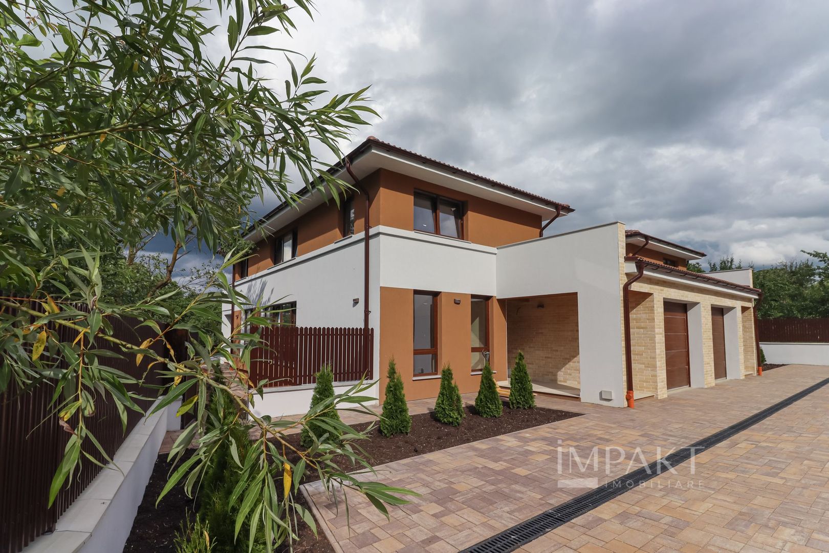 Case cuplate 5 camere si teren de 700 m2 in Feleacu - Poză 2