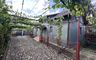 Vanzare case și anexa, teren 790 mp – ideală pentru familie -Doicesti - Poză 4