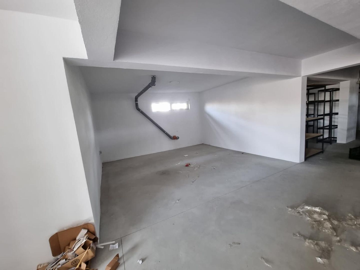 SPATIU - DEPOZIT / 358.1 MP, 2 GRUPURI SANITARE, RAMPA ACCES, LIBER - Poză 2