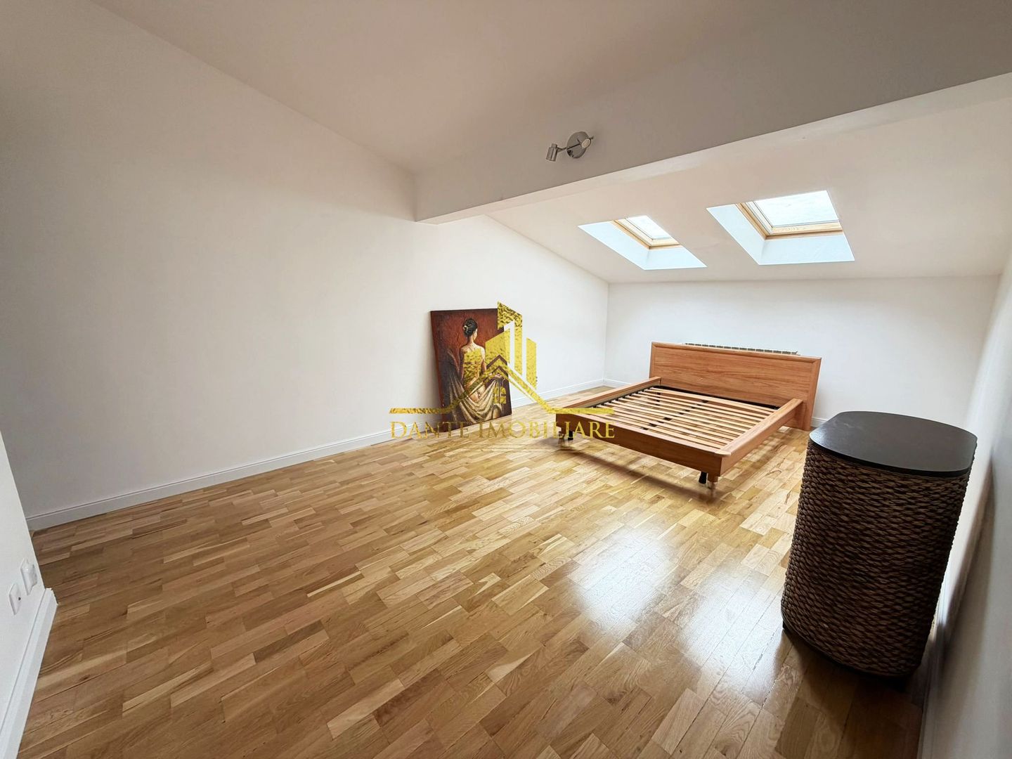 Casa, 6 camere, ultrafinisata, lux, curte, garaj, Andrei Muresanu - Poză 12