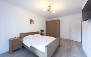 Garsonieră 39 mp Decomandată | Mobilată Modern | Tractorul – Coresi Mall - Poză 4