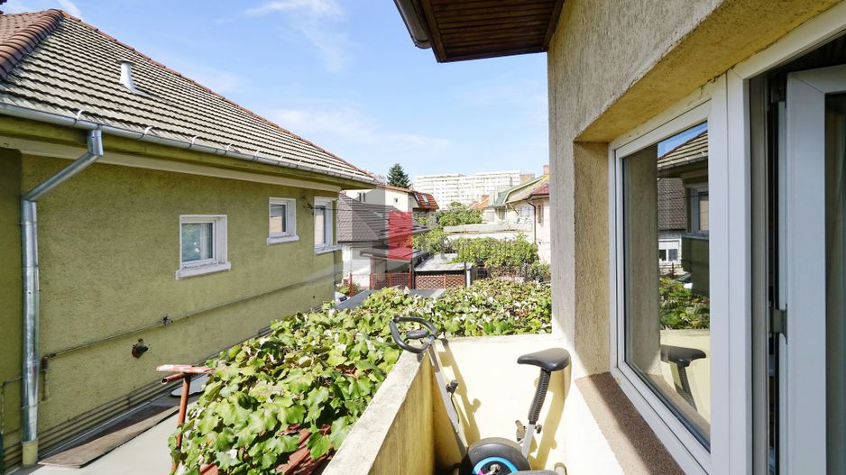 Proprietatea "ARCHA" , Vatra Luminoasa, JUMATATE DE VILA, intrare separata - Poză 21