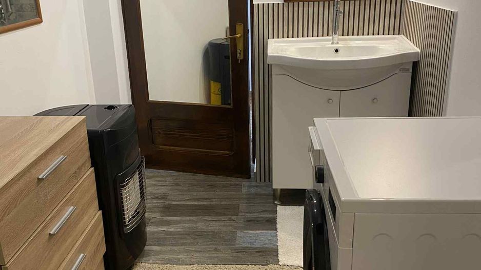 Casă de vânzare în comuna Costache Negri - Poză 12