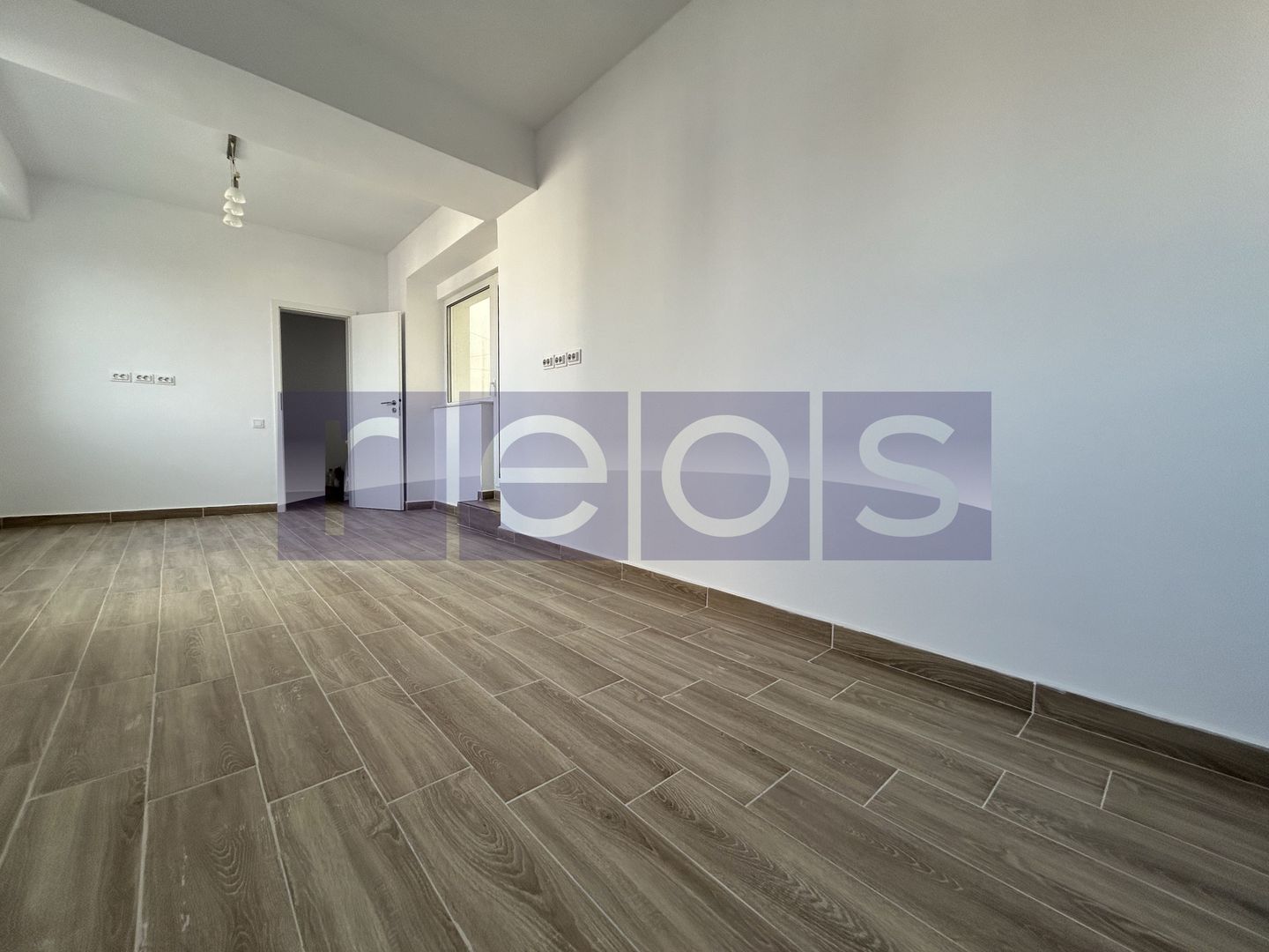 VANZARE TRIPLEX | PIATA VICTORIEI | 6 CAMERE |  244 mp UTILI | - Poză 12