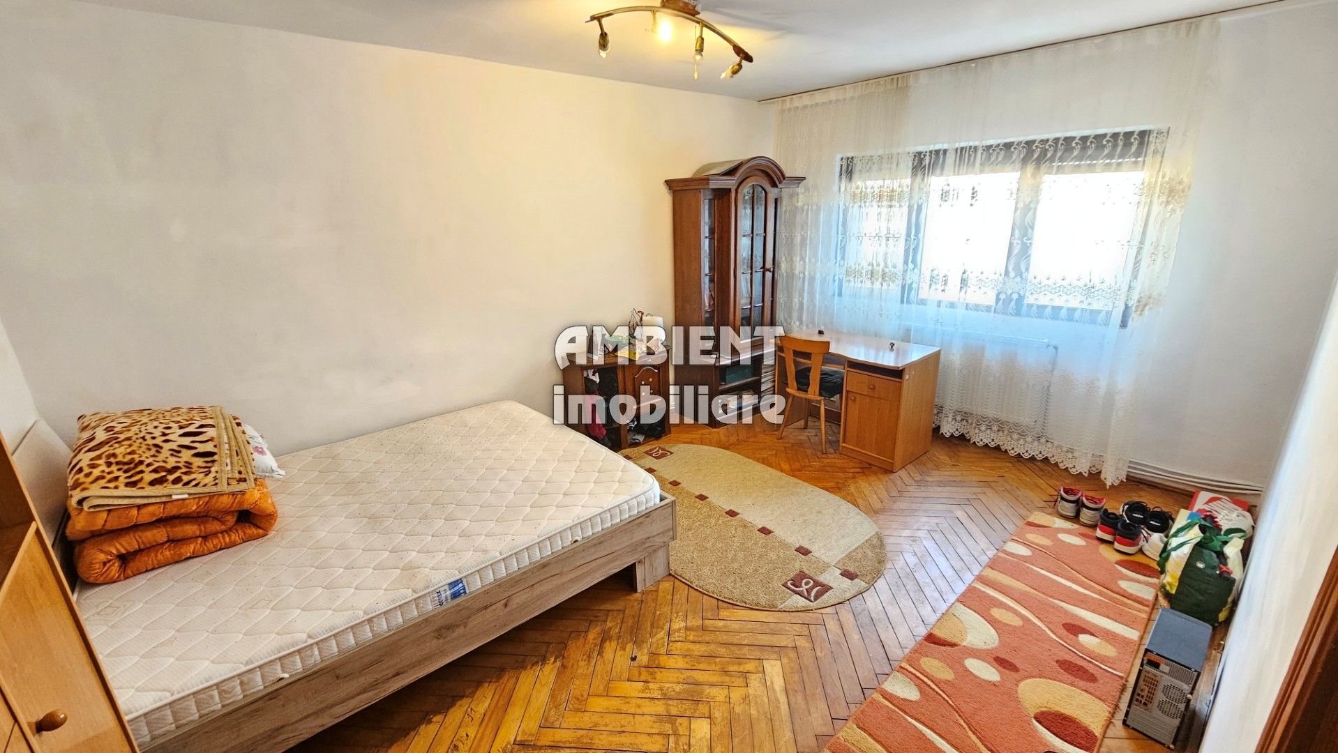 Apartament cu 4 camere, etaj 3, mobilat și utilat, zona DECEBAL; - Poză 4