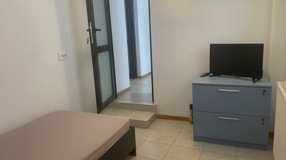 Casa de inchiriat - 200 mp - 6 dormitoare - Str. Tecuci - Poză 12