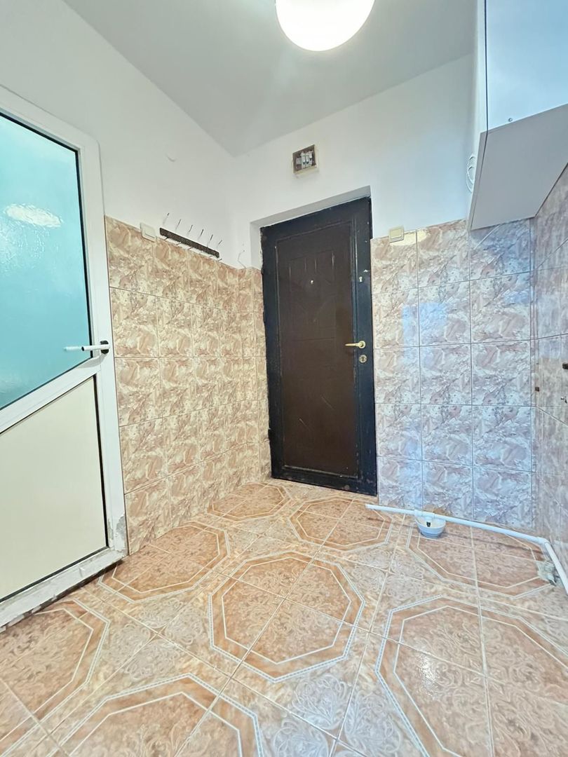 CET - Garsoniera | piata Cet | libera | etaj 3 - Poză 10