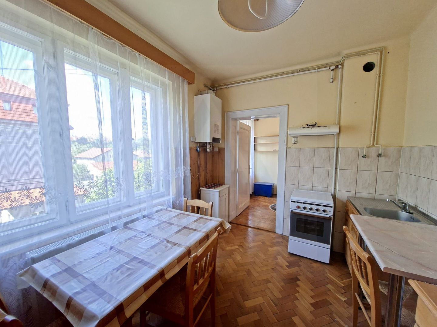 Apartament 4 camere 110 mp utili cu teren aferent si 2 bai Central - Poză 7